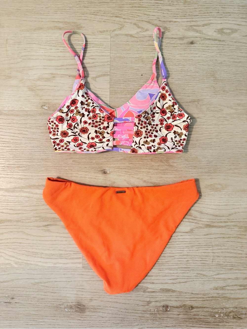 Maaji Bikini Top & Orange Floral Reversible tops and bottoms size medium - Picture 4 of 5
